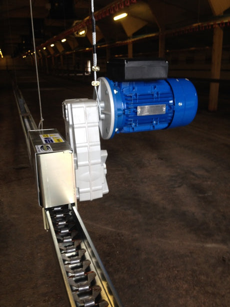 Single Track Flat Chain Feeder Drive Unit, Three Phase, 12m per minute - Layers / Broilers